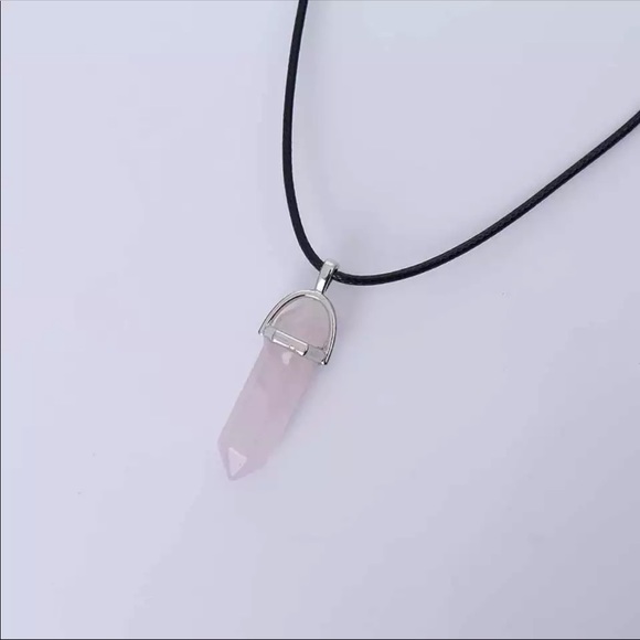 Jewelry - New single layer chain resin pendant necklace